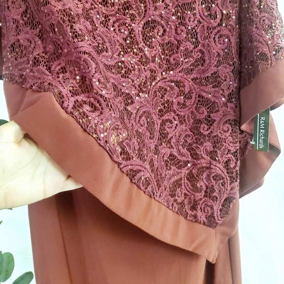 R&M RICHARDS Sequined Metallic Lace Capelet Dress in Merlot Asymmetric Poncho 8 - Picture 4 of 12